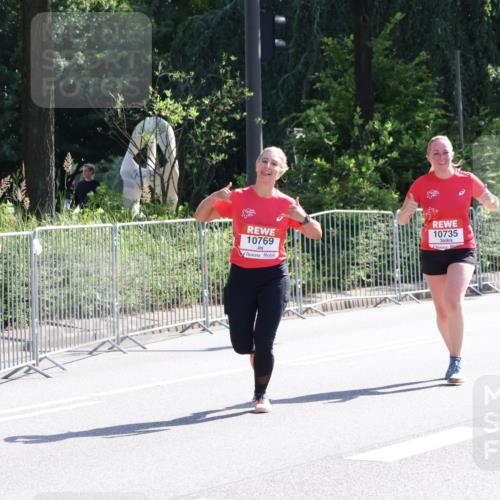 08.06.2024 - REWE Women's Run Strokosch-Dieckow http://msf.ph/oto/6257335 09.06.2024 09:50:16 Laufen 18, 10769, 10735 meine-sportfotos.de