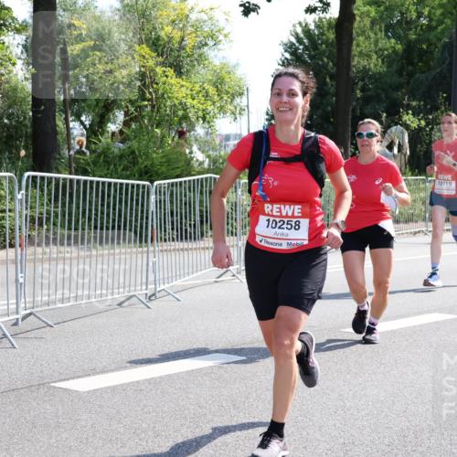 08.06.2024 - REWE Women's Run Strokosch-Dieckow http://msf.ph/oto/6257412 09.06.2024 09:50:37 Laufen 10258, 10119 meine-sportfotos.de
