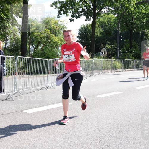 08.06.2024 - REWE Women's Run Strokosch-Dieckow http://msf.ph/oto/6257497 09.06.2024 09:50:56 Laufen 10421 meine-sportfotos.de