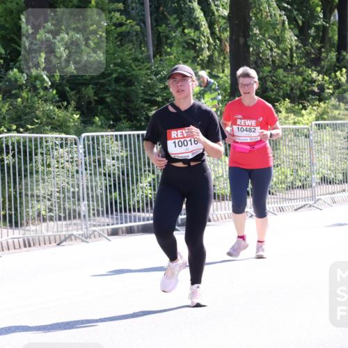 08.06.2024 - REWE Women's Run Strokosch-Dieckow http://msf.ph/oto/6257678 09.06.2024 09:51:52 Laufen 10016, 10482, 10754 meine-sportfotos.de