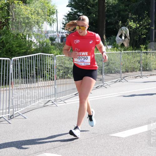 08.06.2024 - REWE Women's Run Strokosch-Dieckow http://msf.ph/oto/6257735 09.06.2024 09:52:09 Laufen 70750, 7481, 10731 meine-sportfotos.de