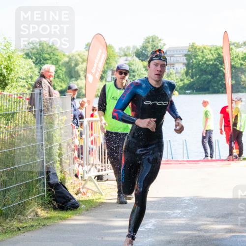 16.06.2024 - 7 Türme Triathlon MichiJ http://msf.ph/oto/6264702 16.06.2024 11:06:22 Schwimmen  meine-sportfotos.de