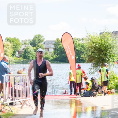 16.06.2024 - 7 Türme Triathlon MichiJ http://msf.ph/oto/6265346 16.06.2024 11:14:52 Schwimmen 21, 45, 166, 215, 260, 267, 294 meine-sportfotos.de