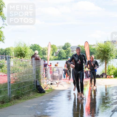 16.06.2024 - 7 Türme Triathlon MichiJ http://msf.ph/oto/6265649 16.06.2024 11:17:43 Schwimmen 28, 151, 165, 227, 237, 240, 242, 272, 618 meine-sportfotos.de