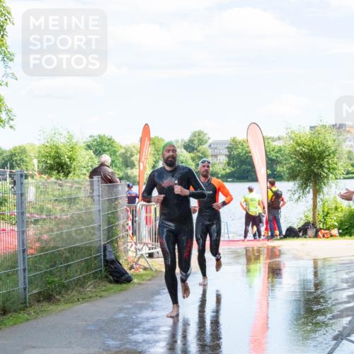 16.06.2024 - 7 Türme Triathlon MichiJ http://msf.ph/oto/6265669 16.06.2024 11:17:53 Schwimmen 28, 151, 227, 237, 240, 618 meine-sportfotos.de