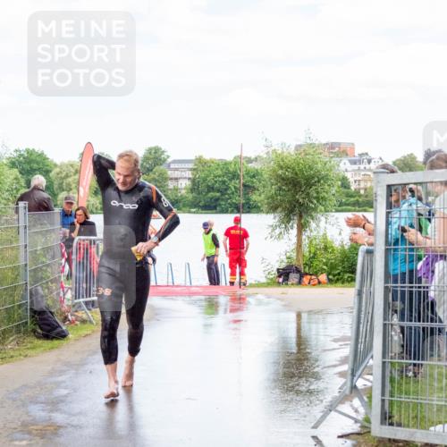 16.06.2024 - 7 Türme Triathlon MichiJ http://msf.ph/oto/6266282 16.06.2024 11:25:24 Schwimmen 265, 276 meine-sportfotos.de