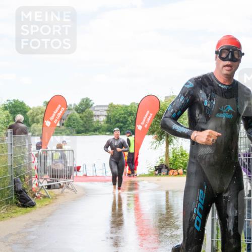 16.06.2024 - 7 Türme Triathlon MichiJ http://msf.ph/oto/6266592 16.06.2024 11:28:25 Schwimmen 251, 266 meine-sportfotos.de