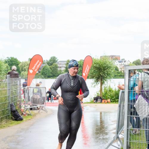 16.06.2024 - 7 Türme Triathlon MichiJ http://msf.ph/oto/6266630 16.06.2024 11:28:28 Schwimmen 251 meine-sportfotos.de