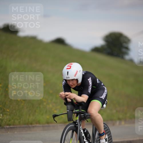 16.06.2024 - 26. Vierlanden-Triathlon Jannik Wohlers http://msf.ph/oto/6266728 16.06.2024 10:38:04 Radfahren 116, 208, 225 meine-sportfotos.de