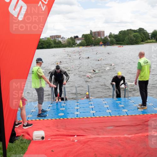 16.06.2024 - 7 Türme Triathlon MichiJ http://msf.ph/oto/6267176 16.06.2024 11:53:27 Schwimmen 325, 346, 381, 397, 398, 441, 445, 450, 456, 472, 489, 520, 539, 572, 584, 593, 614, 620 meine-sportfotos.de