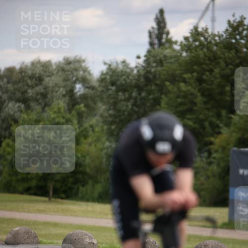 16.06.2024 - 26. Vierlanden-Triathlon Jannik Wohlers http://msf.ph/oto/6267391 16.06.2024 10:41:53 Radfahren 25, 44 meine-sportfotos.de