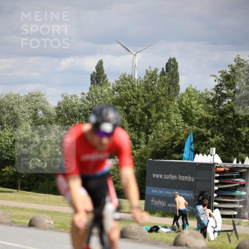 16.06.2024 - 26. Vierlanden-Triathlon Jannik Wohlers http://msf.ph/oto/6268122 16.06.2024 10:55:14 Radfahren 1, 8, 53 meine-sportfotos.de