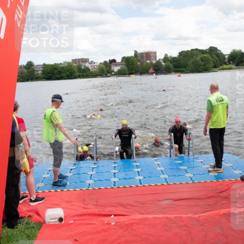 16.06.2024 - 7 Türme Triathlon MichiJ http://msf.ph/oto/6268185 16.06.2024 11:53:38 Schwimmen 133, 309, 325, 346, 381, 385, 397, 398, 445, 450, 456, 472, 520, 539, 572, 584, 593, 620 meine-sportfotos.de