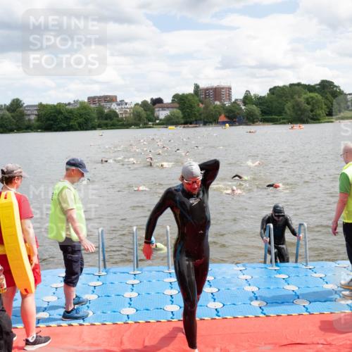 16.06.2024 - 7 Türme Triathlon MichiJ http://msf.ph/oto/6268263 16.06.2024 11:54:05 Schwimmen 133, 309, 318, 340, 342, 385, 445, 498, 509, 528, 547, 584, 607 meine-sportfotos.de