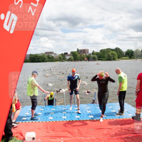 16.06.2024 - 7 Türme Triathlon MichiJ http://msf.ph/oto/6268401 16.06.2024 11:54:34 Schwimmen 310, 311, 318, 321, 340, 342, 383, 388, 394, 461, 484, 490, 501, 509, 524, 528, 533, 543, 547, 585, 607, 610 meine-sportfotos.de
