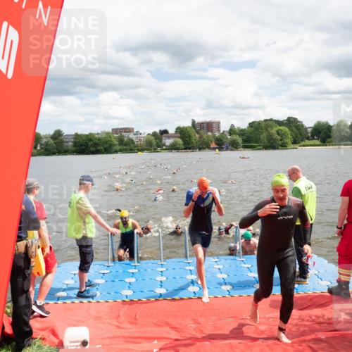 16.06.2024 - 7 Türme Triathlon MichiJ http://msf.ph/oto/6268408 16.06.2024 11:54:35 Schwimmen 310, 311, 318, 321, 342, 383, 388, 394, 461, 484, 490, 501, 509, 524, 528, 533, 543, 547, 585, 607, 610 meine-sportfotos.de