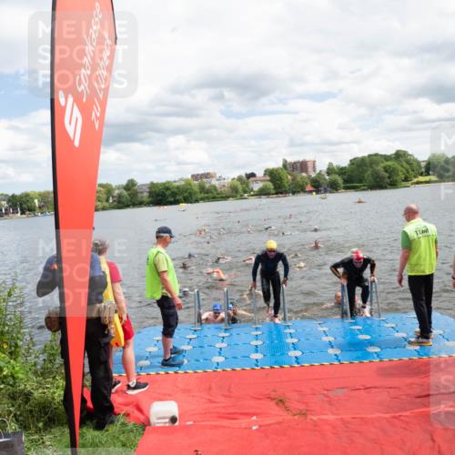 16.06.2024 - 7 Türme Triathlon MichiJ http://msf.ph/oto/6268558 16.06.2024 11:55:09 Schwimmen 311, 321, 323, 341, 353, 364, 373, 383, 386, 388, 394, 412, 420, 446, 477, 479, 484, 490, 493, 497, 514, 527, 532, 553, 563, 564, 585 meine-sportfotos.de