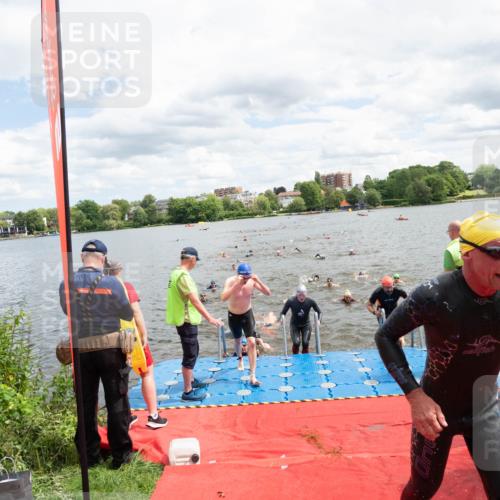 16.06.2024 - 7 Türme Triathlon MichiJ http://msf.ph/oto/6268572 16.06.2024 11:55:12 Schwimmen 311, 321, 323, 341, 353, 364, 373, 383, 386, 394, 412, 420, 446, 477, 479, 484, 490, 493, 497, 514, 527, 532, 553, 563, 564, 585 meine-sportfotos.de