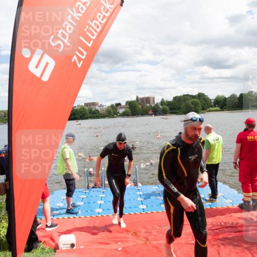 16.06.2024 - 7 Türme Triathlon MichiJ http://msf.ph/oto/6268653 16.06.2024 11:55:35 Schwimmen 320, 323, 329, 341, 353, 371, 372, 373, 384, 386, 402, 430, 437, 443, 447, 454, 463, 493, 497, 506, 514, 527, 532, 551, 553, 563, 564 meine-sportfotos.de