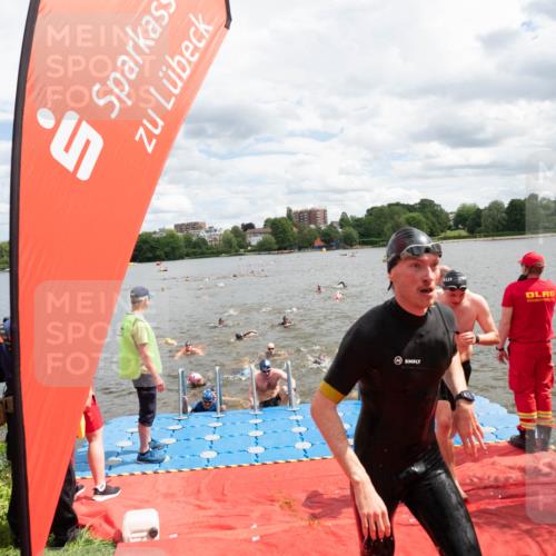 16.06.2024 - 7 Türme Triathlon MichiJ http://msf.ph/oto/6268666 16.06.2024 11:55:36 Schwimmen 320, 323, 329, 341, 353, 371, 372, 373, 384, 402, 430, 437, 443, 447, 454, 463, 493, 497, 506, 514, 527, 532, 551, 553, 563, 564 meine-sportfotos.de