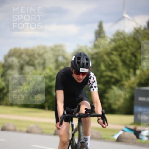 16.06.2024 - 26. Vierlanden-Triathlon Jannik Wohlers http://msf.ph/oto/6269350 16.06.2024 10:59:17 Radfahren 134, 147, 186 meine-sportfotos.de