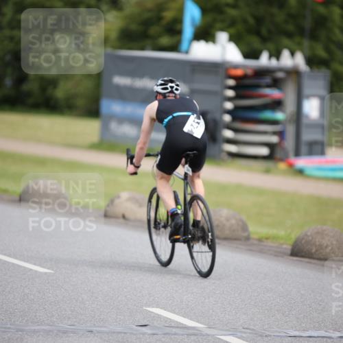 16.06.2024 - 26. Vierlanden-Triathlon Jannik Wohlers http://msf.ph/oto/6269483 16.06.2024 11:01:02 Radfahren 241 meine-sportfotos.de