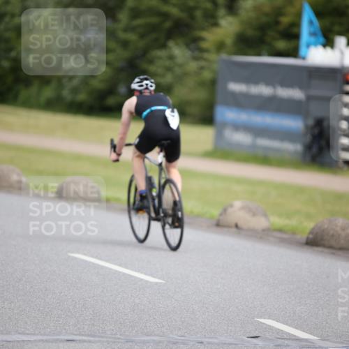 16.06.2024 - 26. Vierlanden-Triathlon Jannik Wohlers http://msf.ph/oto/6269491 16.06.2024 11:01:03 Radfahren 241 meine-sportfotos.de