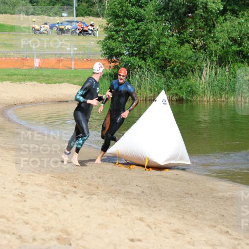 16.06.2024 - 26. Vierlanden-Triathlon Strokosch-Dieckow http://msf.ph/oto/6288128 16.06.2024 09:32:27 Schwimmen 62, 62 meine-sportfotos.de