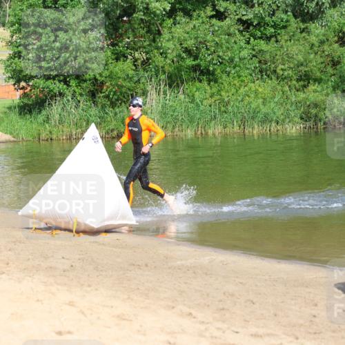 16.06.2024 - 26. Vierlanden-Triathlon Strokosch-Dieckow http://msf.ph/oto/6290095 16.06.2024 09:32:57 Schwimmen  meine-sportfotos.de