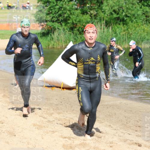 16.06.2024 - 26. Vierlanden-Triathlon Strokosch-Dieckow http://msf.ph/oto/6292243 16.06.2024 09:36:25 Schwimmen 86, 107, 108, 167, 86, 107, 108, 167 meine-sportfotos.de