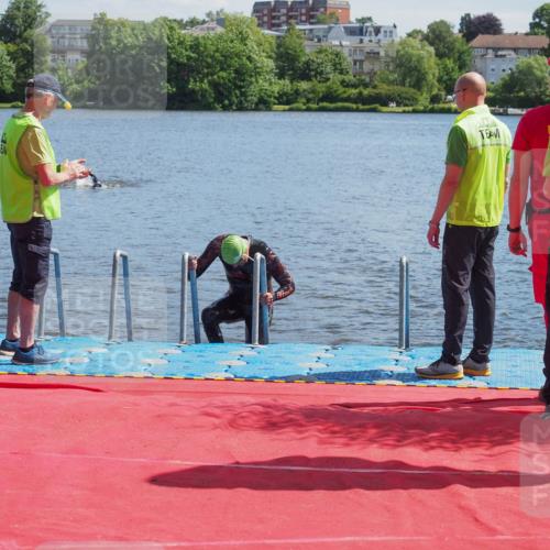 16.06.2024 - 7 Türme Triathlon KatJ http://msf.ph/oto/6295754 16.06.2024 11:08:06 Schwimmen 10, 208, 245 meine-sportfotos.de