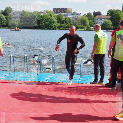 16.06.2024 - 7 Türme Triathlon KatJ http://msf.ph/oto/6297353 16.06.2024 11:11:36 Schwimmen 43, 44, 159, 180, 192, 226, 249, 273, 277 meine-sportfotos.de