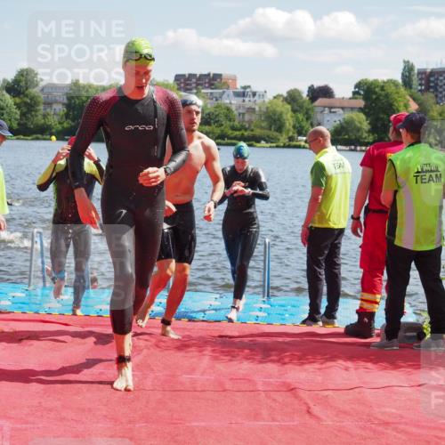 16.06.2024 - 7 Türme Triathlon KatJ http://msf.ph/oto/6297759 16.06.2024 11:12:12 Schwimmen 9, 180, 213, 247, 249, 602 meine-sportfotos.de