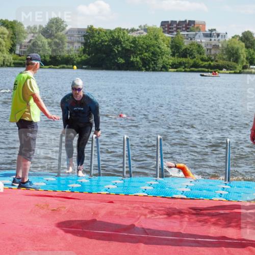 16.06.2024 - 7 Türme Triathlon KatJ http://msf.ph/oto/6299216 16.06.2024 11:14:33 Schwimmen 229, 260 meine-sportfotos.de