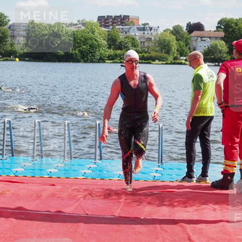 16.06.2024 - 7 Türme Triathlon KatJ http://msf.ph/oto/6299411 16.06.2024 11:14:47 Schwimmen 21, 45, 166, 215, 260, 267 meine-sportfotos.de