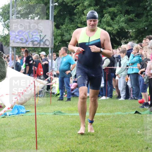 16.06.2024 - 26. Vierlanden-Triathlon Lena Gebhardt http://msf.ph/oto/6301656 16.06.2024 11:05:56 Schwimmen 373, 390, 445, 373, 390, 445 meine-sportfotos.de