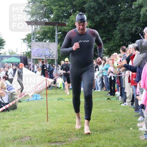 16.06.2024 - 26. Vierlanden-Triathlon Lena Gebhardt http://msf.ph/oto/6301927 16.06.2024 11:07:03 Schwimmen 367, 381, 404, 420, 432, 367, 381, 404, 420, 432 meine-sportfotos.de