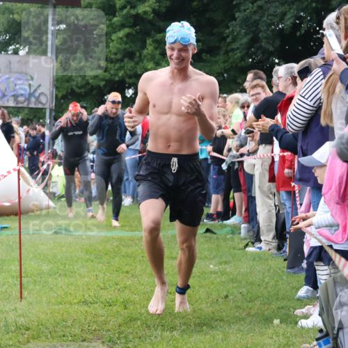 16.06.2024 - 26. Vierlanden-Triathlon Lena Gebhardt http://msf.ph/oto/6302054 16.06.2024 11:07:31 Schwimmen 363, 405, 440, 468, 363, 405, 440, 468 meine-sportfotos.de