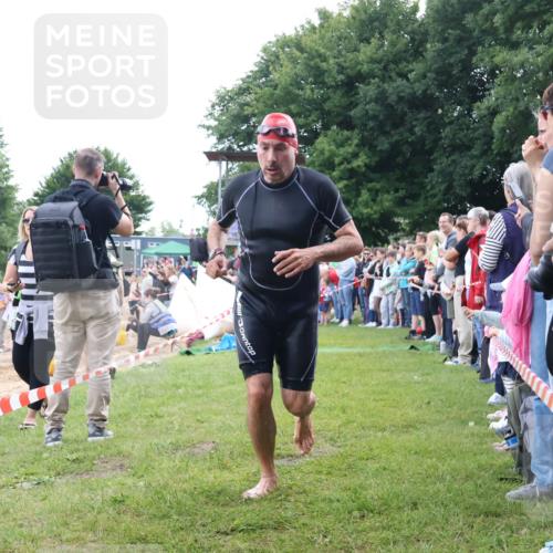 16.06.2024 - 26. Vierlanden-Triathlon Lena Gebhardt http://msf.ph/oto/6302144 16.06.2024 11:07:46 Schwimmen 374, 382, 405, 466, 468, 374, 382, 405, 466, 468 meine-sportfotos.de