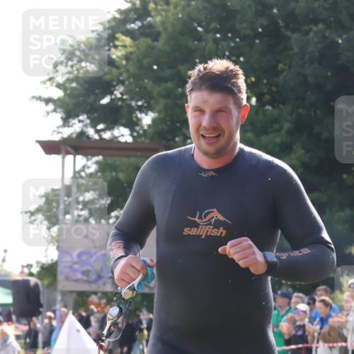 16.06.2024 - 26. Vierlanden-Triathlon Lena Gebhardt http://msf.ph/oto/6312026 16.06.2024 09:34:25 Schwimmen 35, 44, 49, 68, 190, 35, 44, 49, 68, 190 meine-sportfotos.de