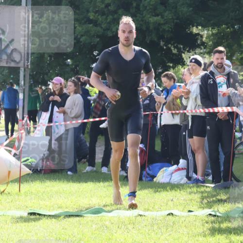 16.06.2024 - 26. Vierlanden-Triathlon Lena Gebhardt http://msf.ph/oto/6312511 16.06.2024 09:36:09 Schwimmen 40, 40 meine-sportfotos.de