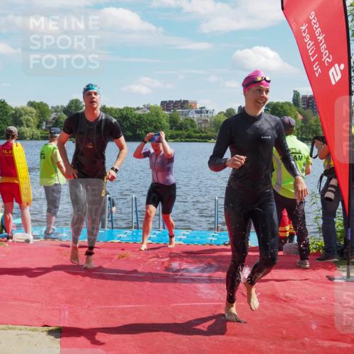 16.06.2024 - 7 Türme Triathlon KatJ http://msf.ph/oto/6312625 16.06.2024 11:17:41 Schwimmen 28, 165, 227, 237, 240, 242, 272, 618 meine-sportfotos.de