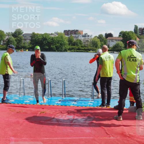 16.06.2024 - 7 Türme Triathlon KatJ http://msf.ph/oto/6312678 16.06.2024 11:17:45 Schwimmen 28, 151, 165, 227, 237, 240, 242, 272, 618 meine-sportfotos.de