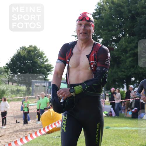 16.06.2024 - 26. Vierlanden-Triathlon Lena Gebhardt http://msf.ph/oto/6314576 16.06.2024 09:42:56 Schwimmen 60, 82, 129, 60, 82, 129 meine-sportfotos.de