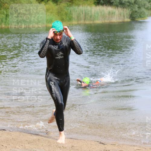 16.06.2024 - 26. Vierlanden-Triathlon Strokosch-Dieckow http://msf.ph/oto/6314774 16.06.2024 09:59:47 Schwimmen 201, 204, 201, 204 meine-sportfotos.de