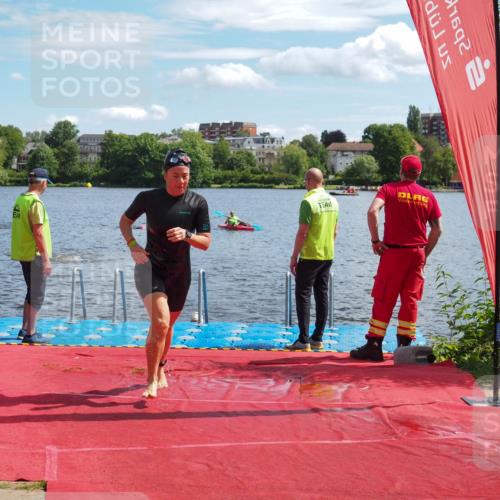 16.06.2024 - 7 Türme Triathlon KatJ http://msf.ph/oto/6314852 16.06.2024 11:22:05 Schwimmen 18, 162 meine-sportfotos.de