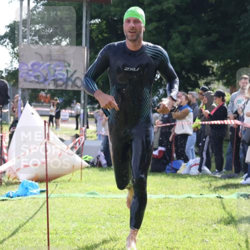 16.06.2024 - 26. Vierlanden-Triathlon Lena Gebhardt http://msf.ph/oto/6314903 16.06.2024 09:45:23 Schwimmen 133, 142, 133, 142 meine-sportfotos.de