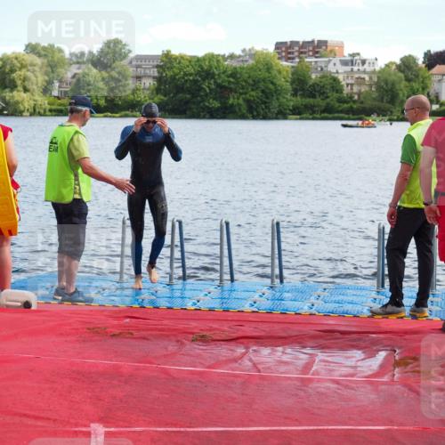 16.06.2024 - 7 Türme Triathlon KatJ http://msf.ph/oto/6315260 16.06.2024 11:22:59 Schwimmen 170 meine-sportfotos.de