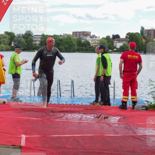 16.06.2024 - 7 Türme Triathlon KatJ http://msf.ph/oto/6315451 16.06.2024 11:24:29 Schwimmen 161, 257 meine-sportfotos.de