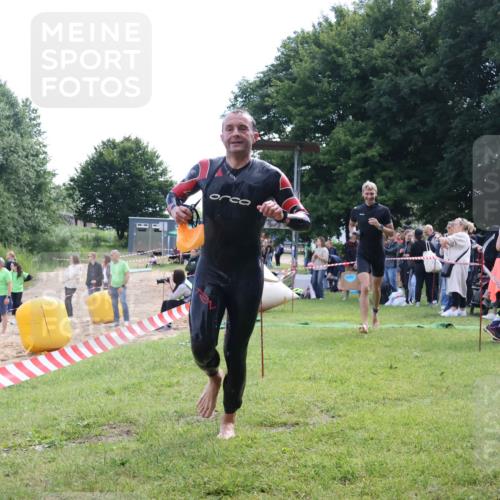 16.06.2024 - 26. Vierlanden-Triathlon Lena Gebhardt http://msf.ph/oto/6315458 16.06.2024 09:49:32 Schwimmen 27, 139, 27, 139 meine-sportfotos.de
